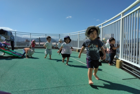 屋上での遊び